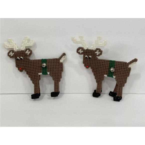Vintage Lot of 4 Handmade Christmas Ornaments Needlepoint Reindeers 3 to 6 In - Picture 4 of 5